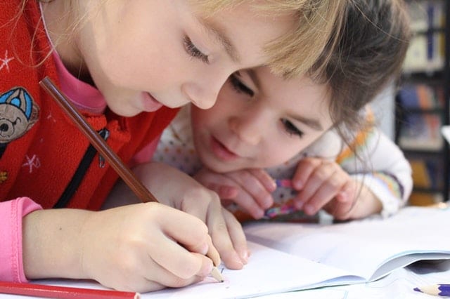 children working together in Tucson 